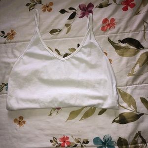 Cropped white tank 🥰